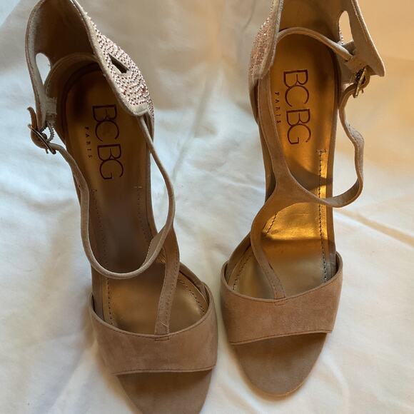 BCBG Paris Tan Suede Strappy T Bar Open Toe Heels W/Rose Gold Accents 9 1/2B - Picture 7 of 7